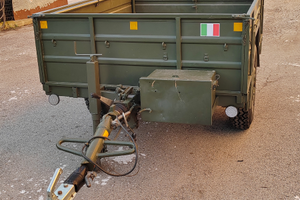 Rimorchio auto ex militare