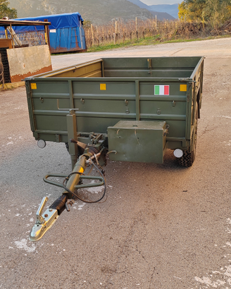 Rimorchio auto ex militare