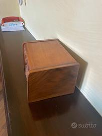 Carillon portagioie in legno oregiato