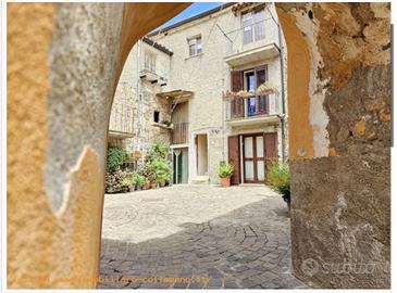 Casa a Collesano nel pieno del centro storico