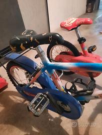Due biciclette per  bambini