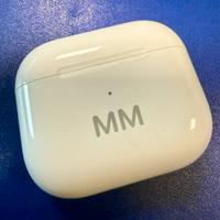 Apple AirPods 3 case lighting