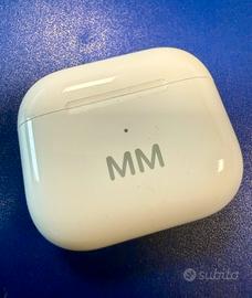 Apple AirPods 3 case lighting