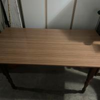 Tavolo in legno
