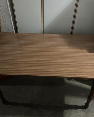 Tavolo in legno
