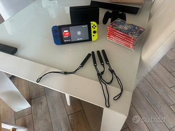 Nintendo Swich 1 con 7 giochi ed accessori