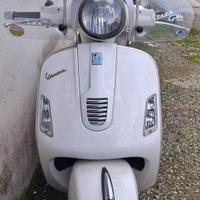 VESPA GTS 300