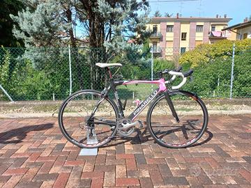 Bici Pinarello in fibra di carbonio