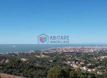 Villa di 240 m² con più di 5 locali a Livorno