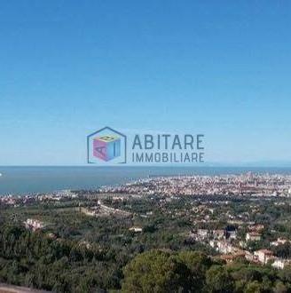 Villa di 240 m² con più di 5 locali a Livorno