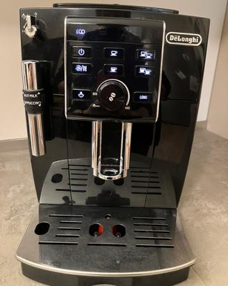 Macchina caffè automatica DēLonghi