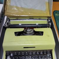Macchina da scrivere Olivetti Lettera 32 