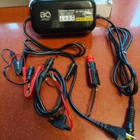 Caricatore e mantenitore per batterie