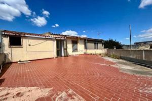 CASA SEMINDIPENDENTE A MONSERRATO