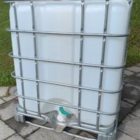 Cisterna semi nuova per la raccolta dell'acqua