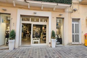 Atessa centro, locale commerciale 90mq con rendita