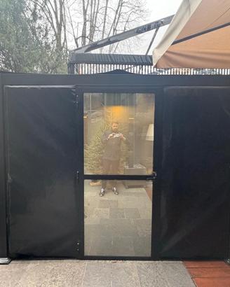 Pergola 3x3m pvc nero con porta vetrata