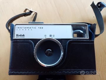 KODAK INSTAMATIC 133 con custodia