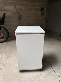 Congelatore/ freezer a cassetti90 litri + carrelo