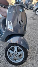 Piaggio vespa 125 Lxv