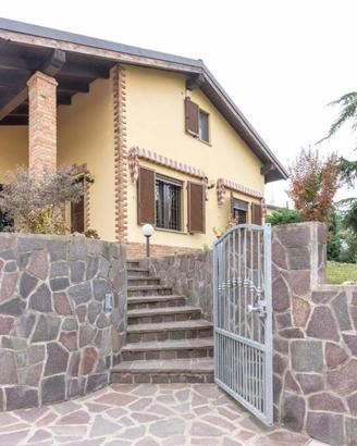Villa di 457 m² con più di 5 locali e box auto dop