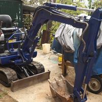 Mini escavatore Airman AX15