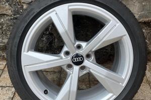 Cerchi e gomme Audi A1 (2021) 215/45 r17