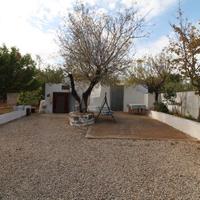 Abitazione con trullo e terreno c.da montefellone