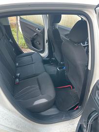 Peugeot  208
