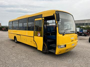 SCUOLABUS IVECO 100 E 18 CACCIAMALI