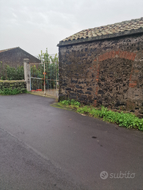 Pozzillo terreno agrumeto con fabbricato