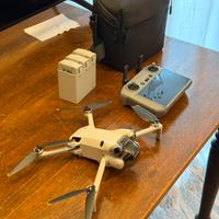 DJI Mini 4 Pro Combo RC2 PARI AL NUOVO 3 BATTERIE