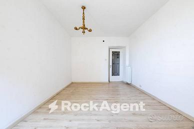 RIONE MONTI ASSOLATO TRILOCALE CON ASCENSORE