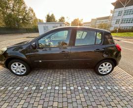 RENAULT Clio 3ª serie - 2009