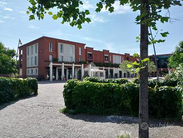 NEGOZIO A BORGOSATOLLO