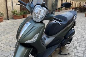 Piaggio Beverly 350 SportTouring