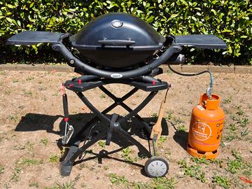 Barbecue Weber Q2200 completo di accessori e gas
