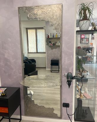 Arredamento per negozio parrucchiere