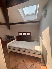 Stanza SINGOLA FEMMINILE per stud.ssa (Borgo Roma)