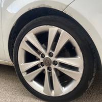 Cerchioni e copertoni Opel Meriva 225/40ZR18