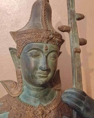 Scultura Apsara in bronze dorato 