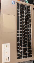 computer portatile ASUS