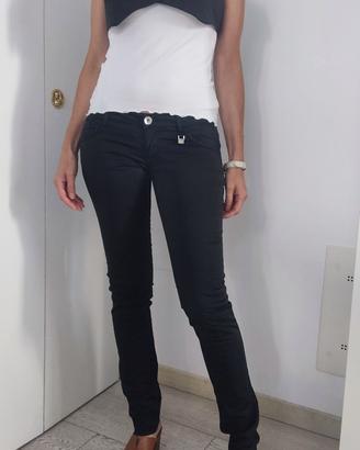 Pantaloni skinny neri a vita bassa