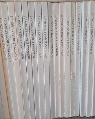 Stock 22 Libri medicina e morale