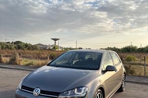 Volkswagen Golf 2.0 TDI DSG 5p. Highline BlueMotio