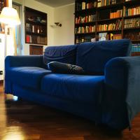 divano blu 2 due posti