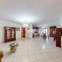 Appartamento di 4 vani e accessori con posto auto