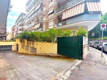 Box / Garage di 42 m² a Roma