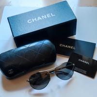 Occhiali Chanel vintage a goccia, specchiati.