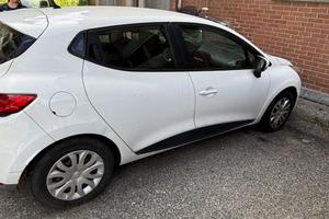 Auto   Renault clio